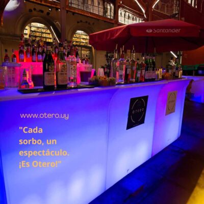 Barra de tragos iluminada para fiestas en Uruguay
